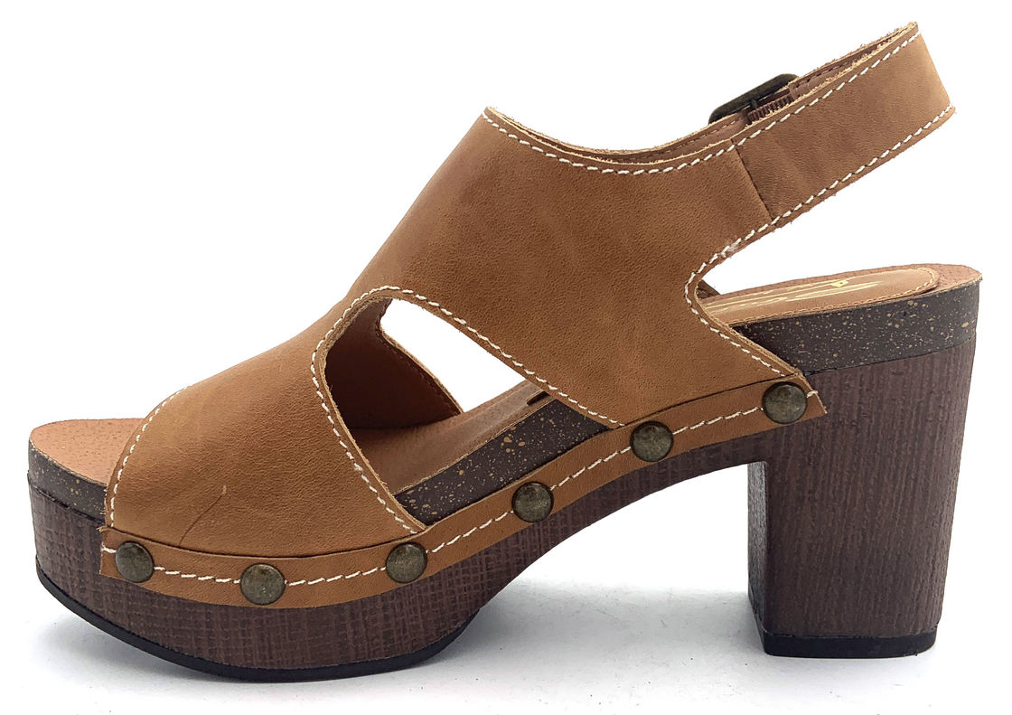 Functionele hoge hakken chunky sandalen met gesloten riem