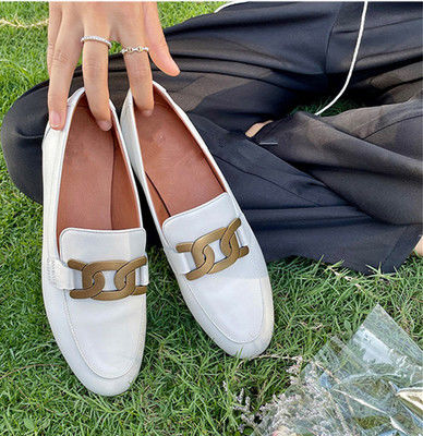 Op maat gemaakte klassieke loaferschoenen met een ronde toe met sluiting