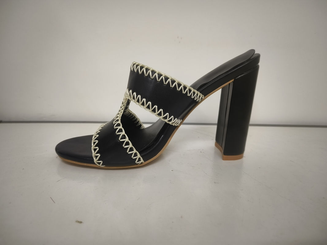 Duurzame lederen bekleding Vrouwen Pomp hakken Chunky type ISO9001